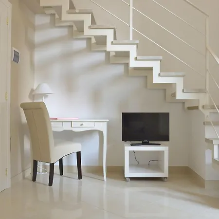 Guest house In - Elpis - Santa Sofia *